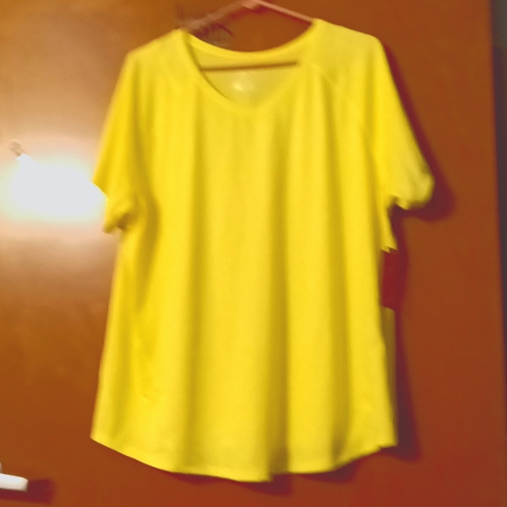 Men's athletic top